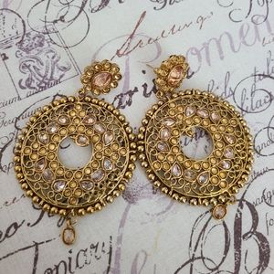 Pair of earrings